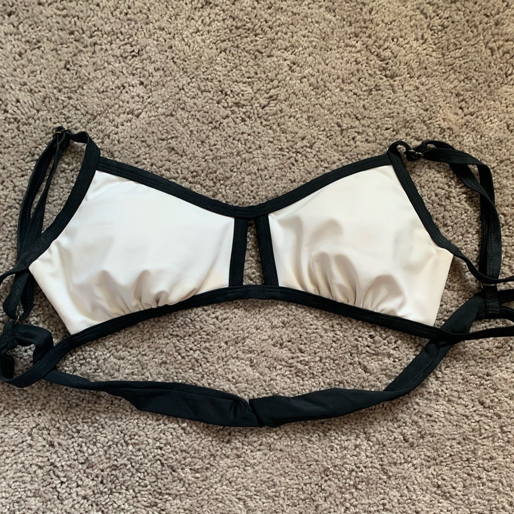 Black & white bathing suit top